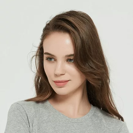 Portrait with the head heavily tilted and turned